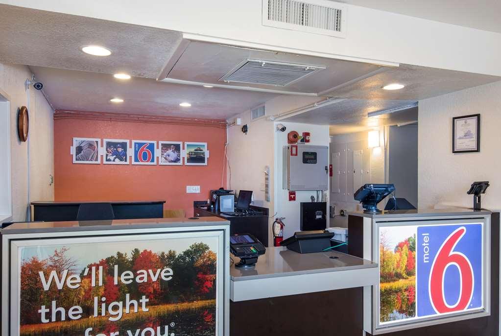 Motel 6-Sandston, Va - Richmond, Va İç mekan fotoğraf