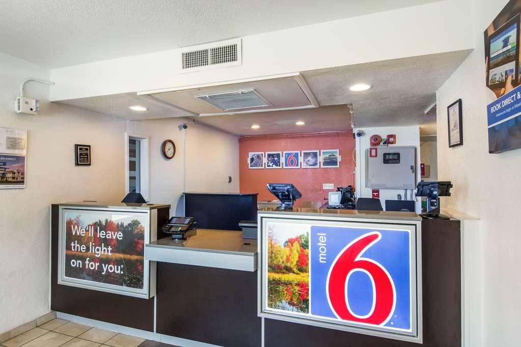 Motel 6-Sandston, Va - Richmond, Va İç mekan fotoğraf